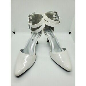 Classique Womens Camilo White Heels Size 7.5 Faux Leather 2.5in Heel
